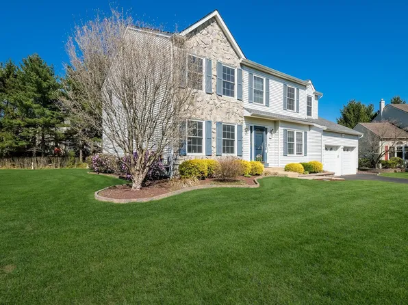 9 Caldwell Cir, Newtown, PA 18940