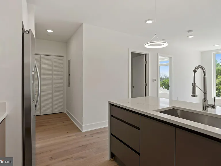2027 Rhode Island Ave NE #401 — Photo 7