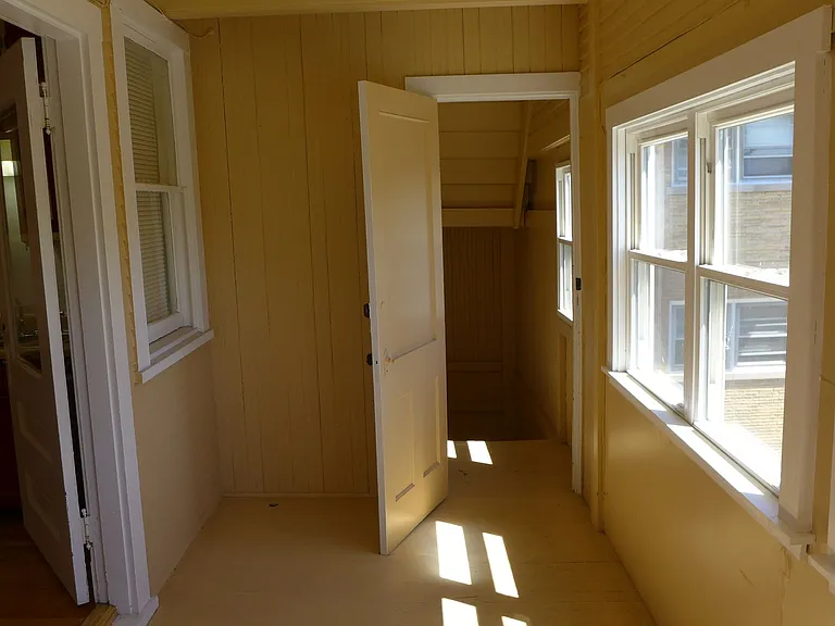 136 Elgin Ave — Photo 22