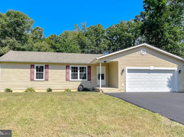 327 White Sands Dr, Lusby, MD 20657