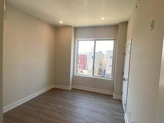 2nd image of 2155 N Darien St #3C