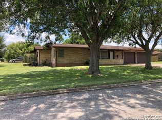203 W 5th St, Karnes City, TX 78118