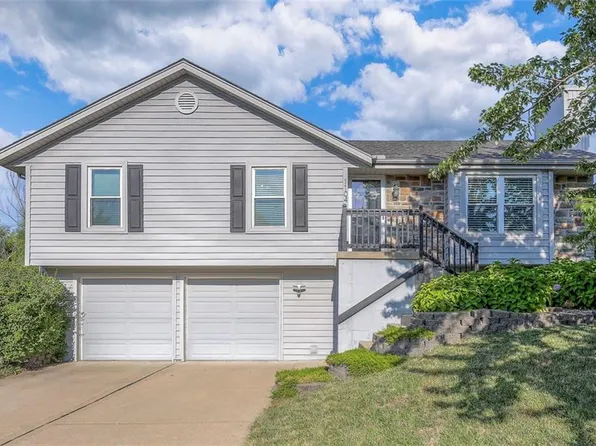 1104 NE Green St, Lees Summit, MO 64086