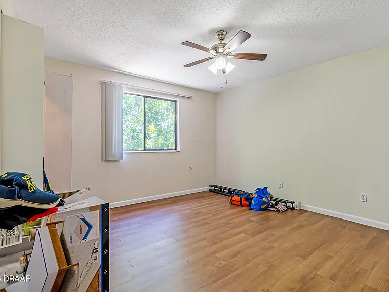 188 W Sandalwood Ct — Photo 16