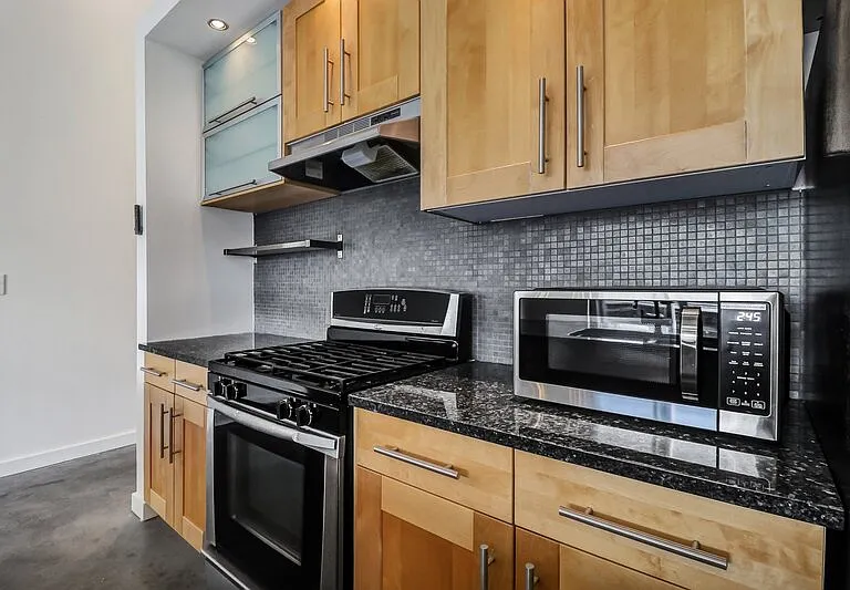 2514 Abercorn St #205 — Photo 10