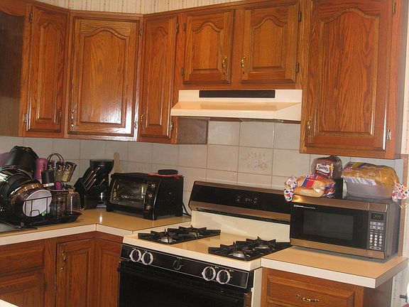 Oak Kitchen Cabinetry