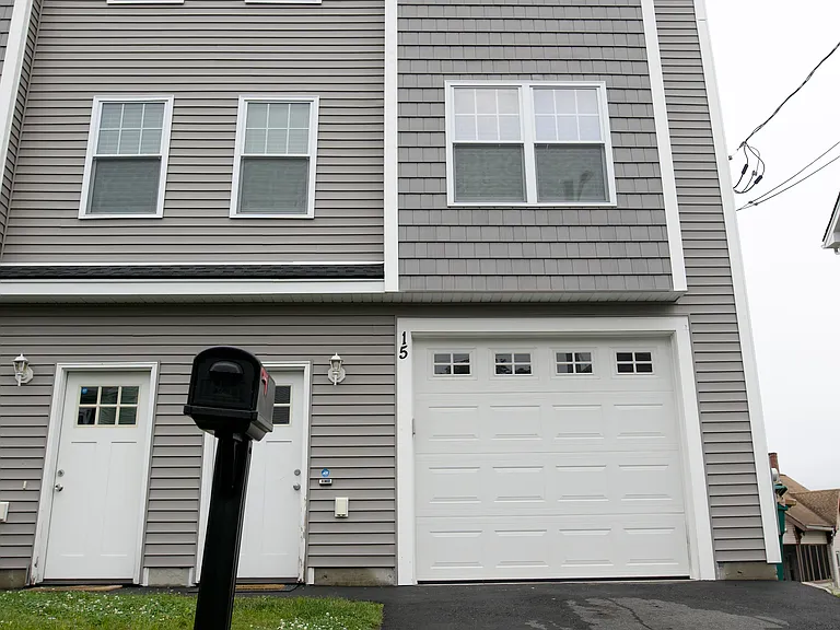 15 Irving St — Photo 1
