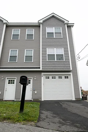 15 Irving St Photo 1