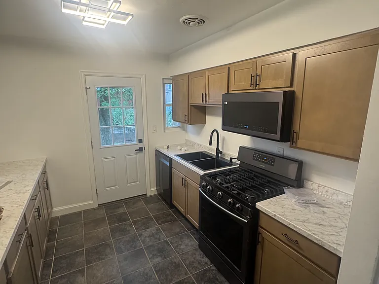 5603 Newton St — Photo 3