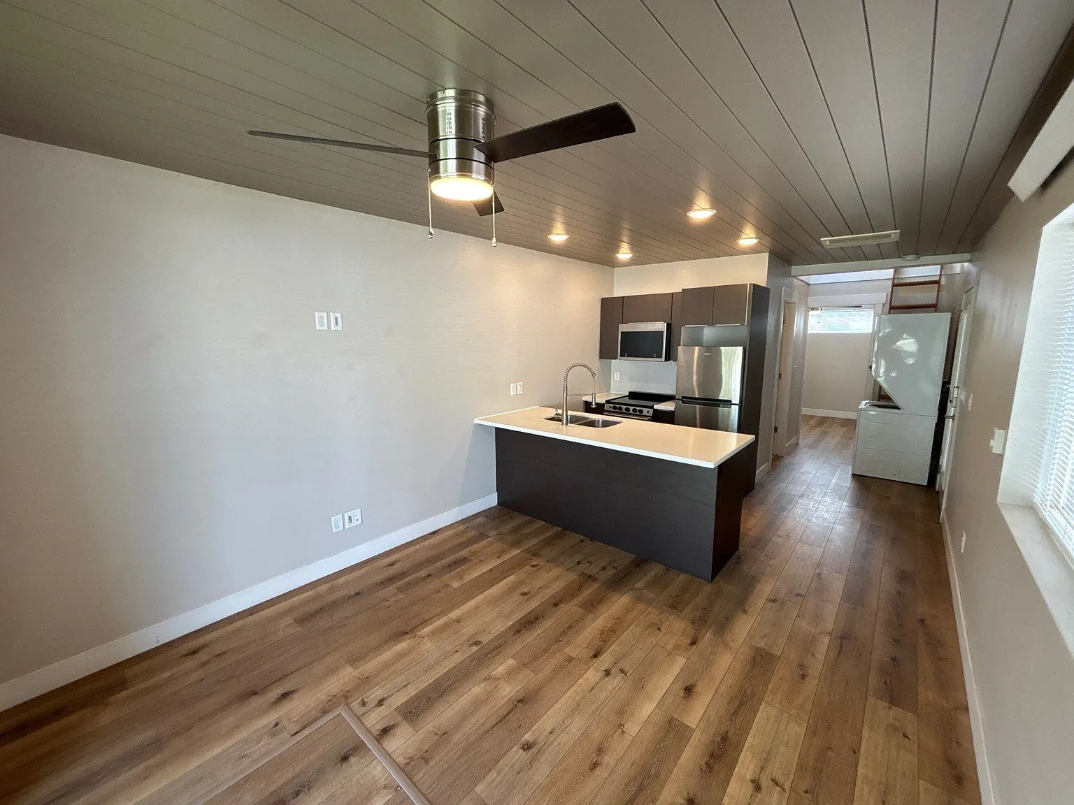1 bed, 1.0 bath, 692 sqft, $1,545 — Photo 1