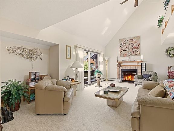 4th image of 23 Indian Hill Cir