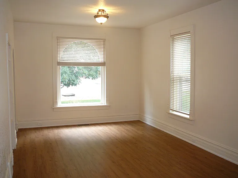 509 S Howes St — Photo 2