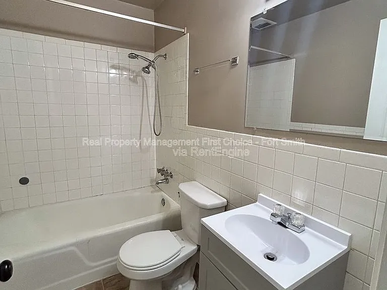 2301 S V St #6 — Photo 10