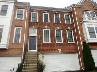 17580 Victoria Falls Dr, Dumfries, VA 22025