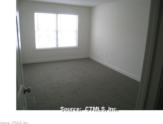 2nd image of 141 W Main St Ste 2w