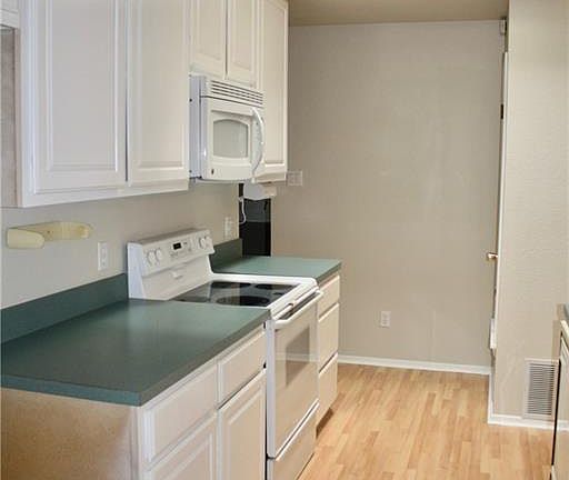 5th image of 1711 Oak Hill Dr