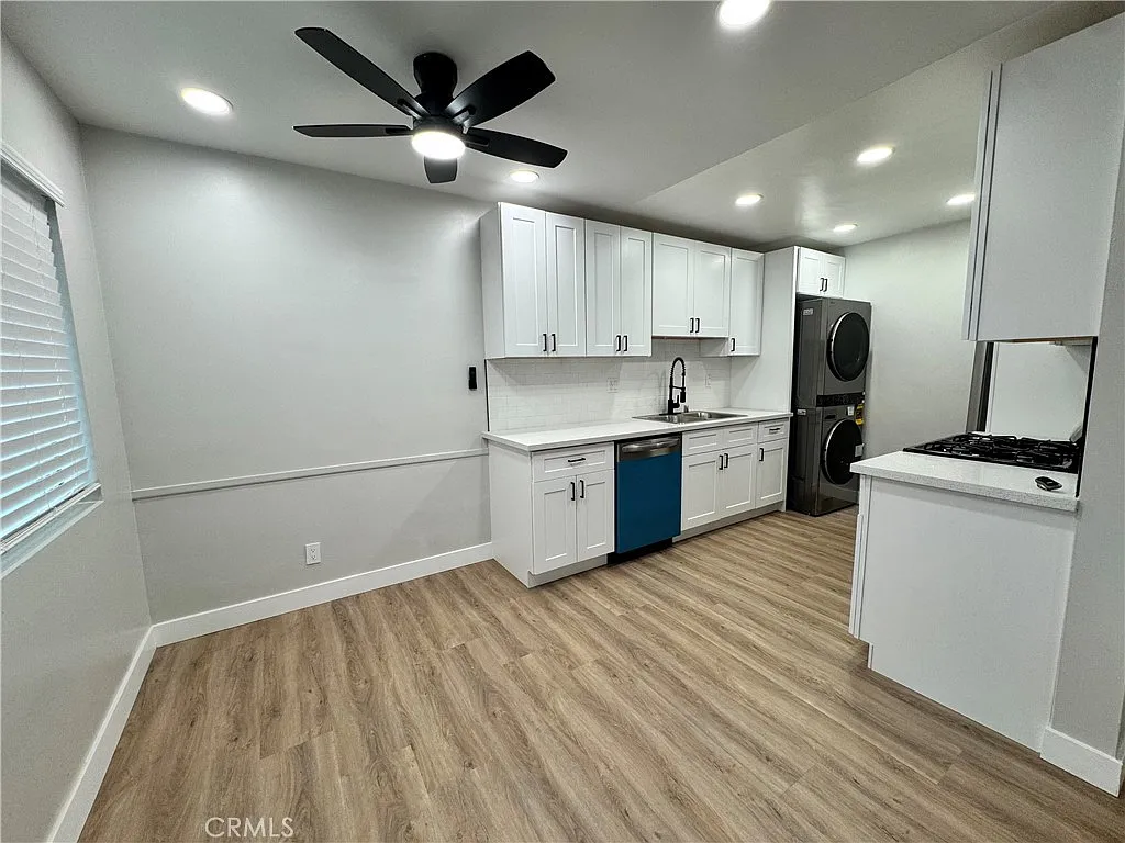 2 bed, 1.5 bath, 1000 sqft, $2,500 — Photo 2