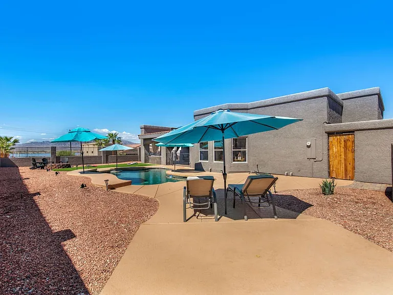 1800 Burgundy Dr — Photo 63