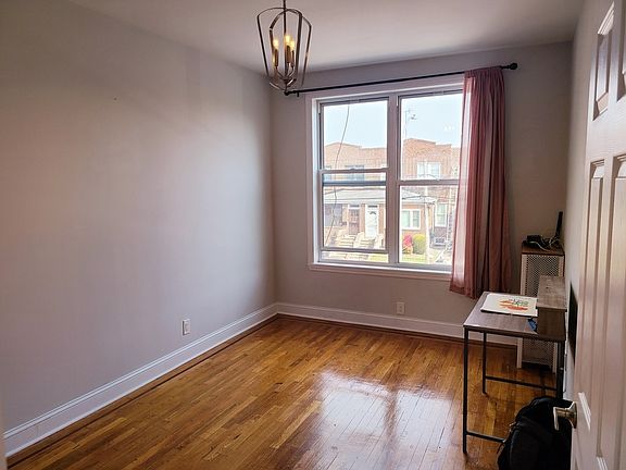 4th image of 2430 33rd St #2A