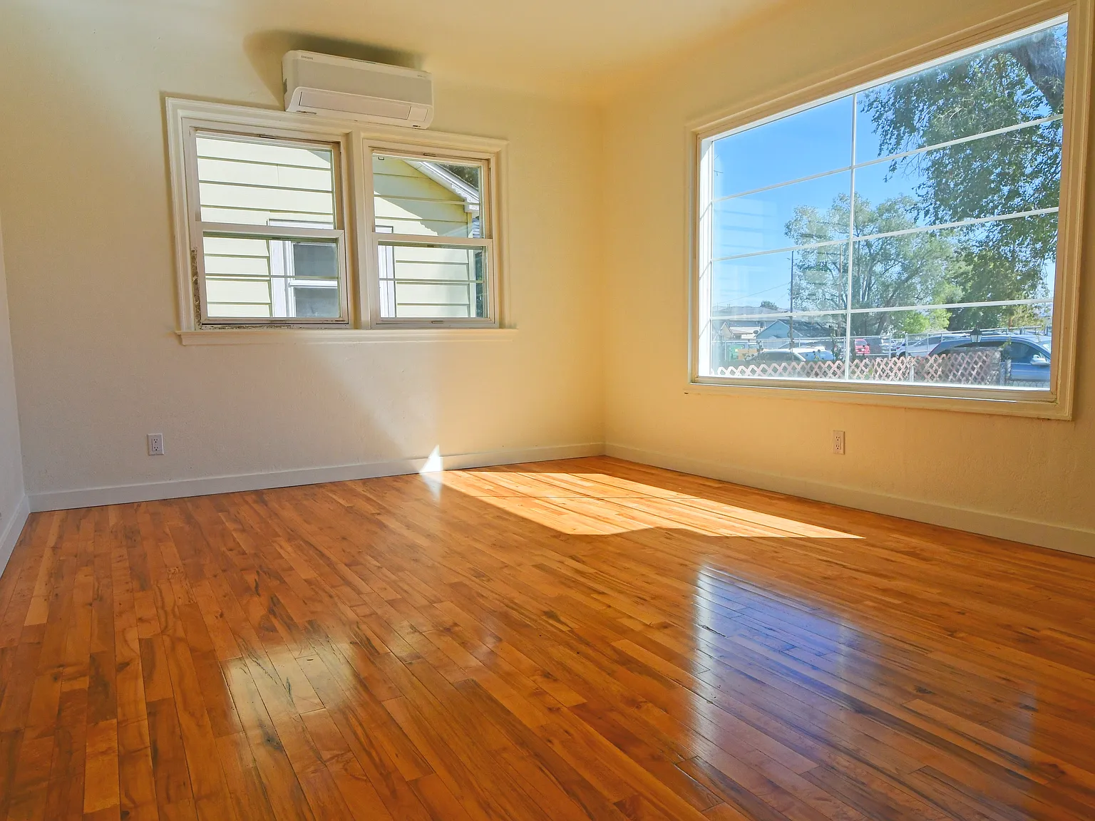 2 bed, 748 sqft, $2,150 — Photo 3