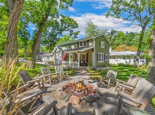 548 Sioux Dr, Fontana, WI 53125