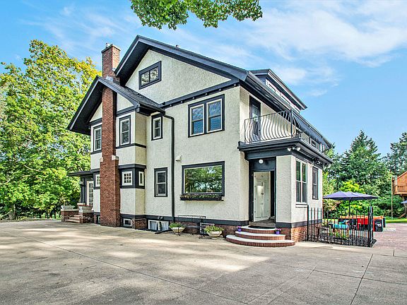 3rd image of 309 Terre Coupe St