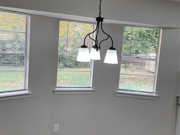 4th image of 1841 Larkspur Dr