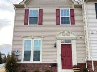 11 Mississippi Poin #11, Falling Waters, WV 25419