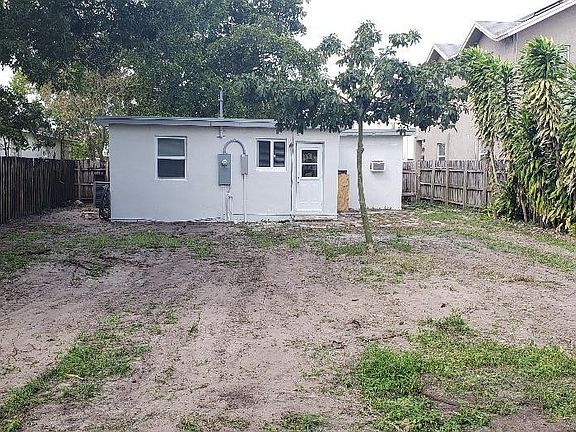 3rd image of 4230 SW 57th Avenue