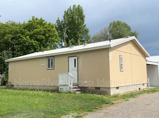 194 W Center St, Blackfoot, ID 83221