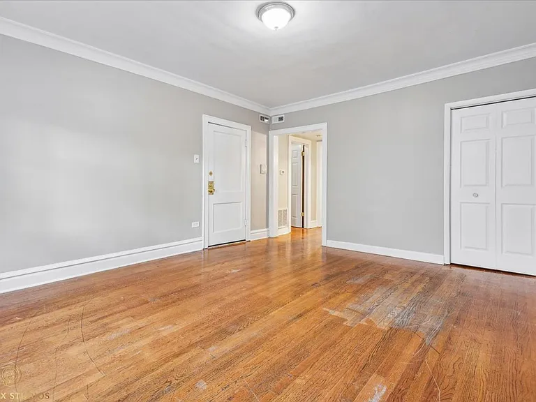 5041 W 18th St #8 — Photo 2