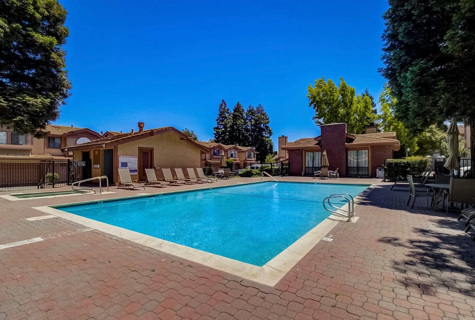 3 bed, 2.5 bath, 1482 sqft, $3,800 — Photo 1