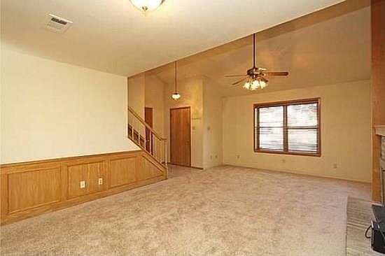 5th image of 944 Thompson Dr