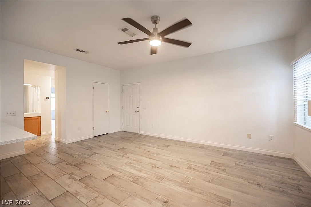 2 bed, 2.0 bath, 1073 sqft, $1,495 — Photo 3