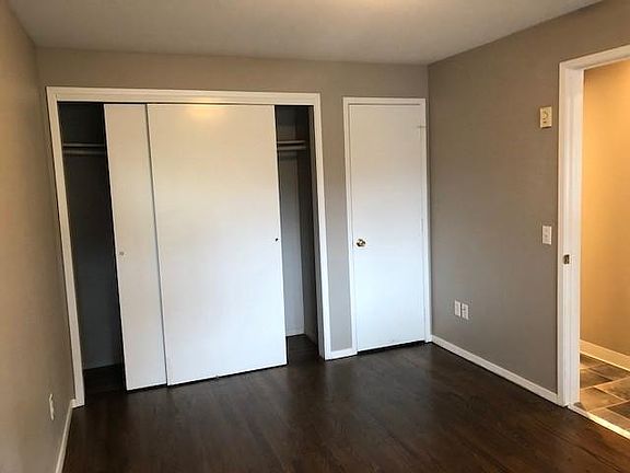 5th image of 310 Bellevue Ave E APT A