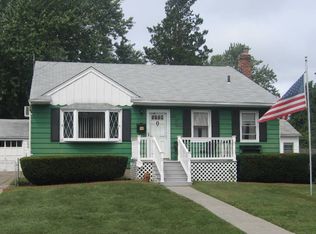 609 Heathcote Rd, Lindenhurst, NY 11757