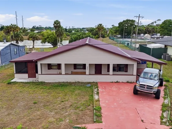 2405 Zoysia Ln, North Fort Myers, FL 33917