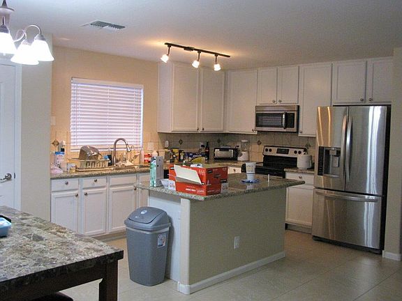 4th image of 12374 W Glenrosa Ave