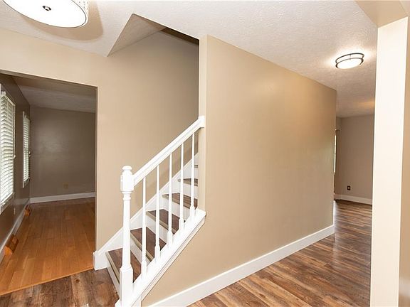 5th image of 2097 Quail Hollow Dr