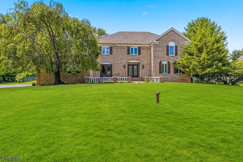 1st image of 26 Gentry Dr