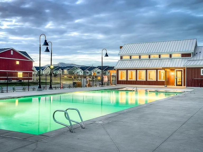 Pool and Clubhouse