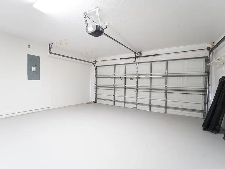 15079 Corby Ct — Photo 10