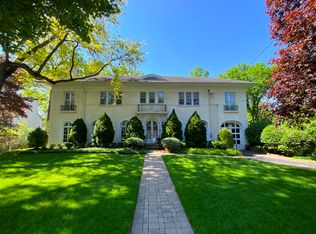 1180 Oakley Ave, Winnetka, IL 60093