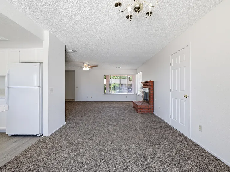 9837 E Avenue R10 — Photo 10