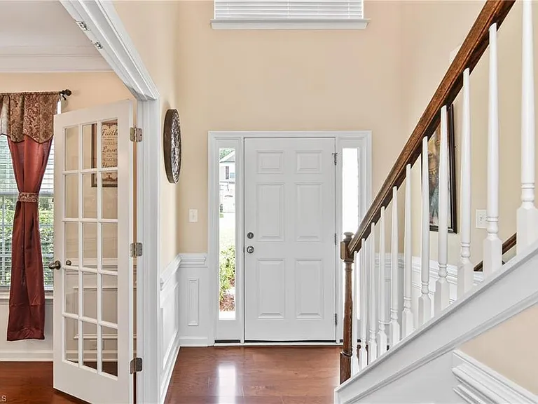 2611 Leighswood Dr — Photo 5