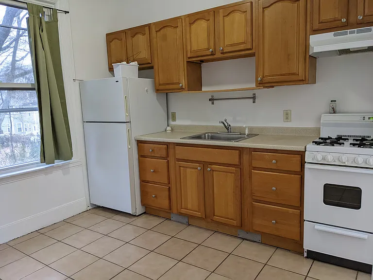 51 Dana St #2 — Photo 5