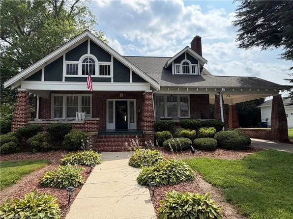 738 S Main St, Mount Airy, NC 27030