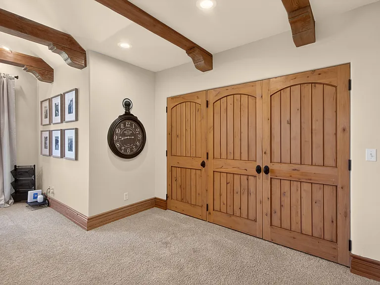2375 Clubhouse Dr — Photo 76