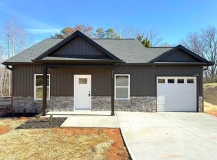 596 Coopertown Rd, Spartanburg, SC 29307