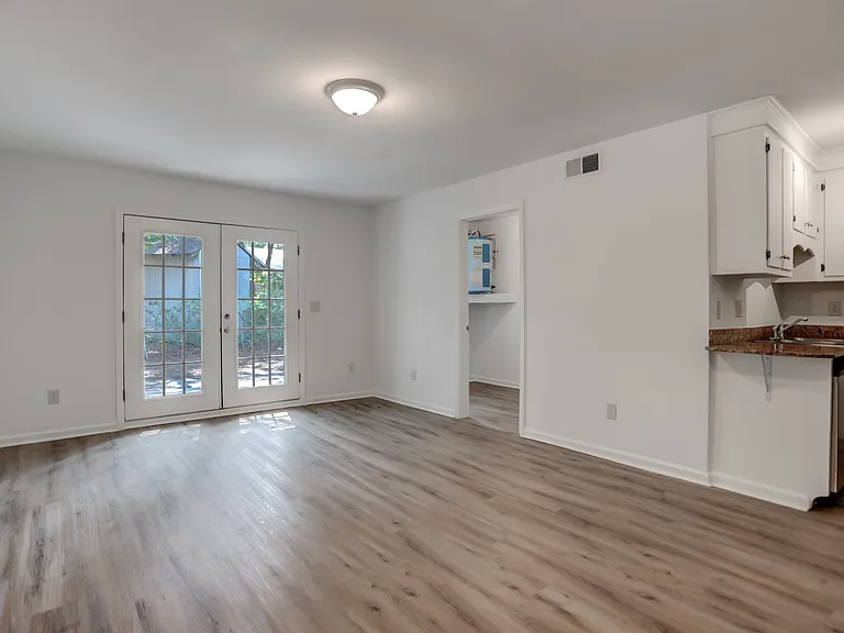 1618 Poinsettia Rd — Photo 5